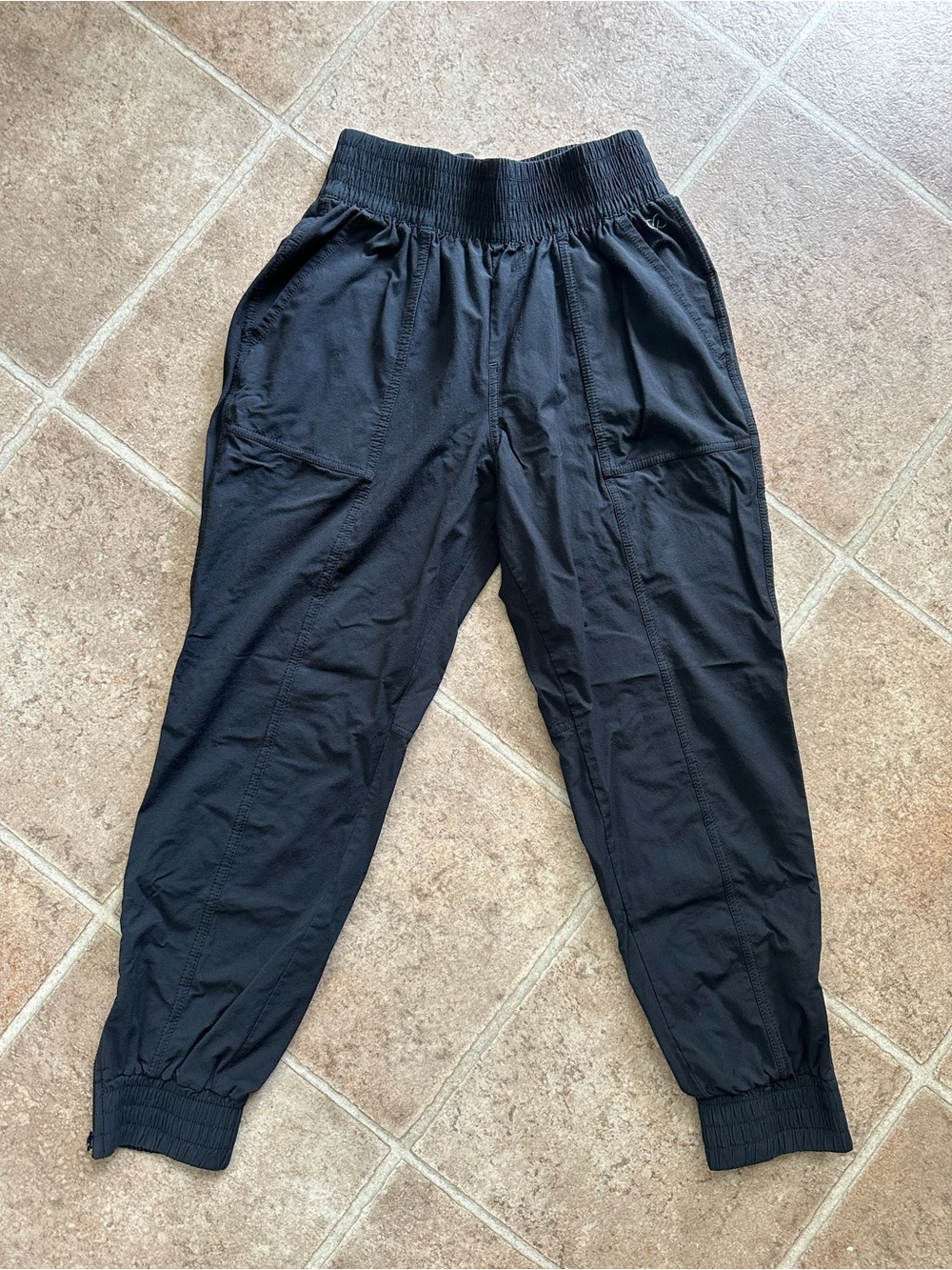 CALIA by Carrie Underwood TrueLight Cargo Joggers